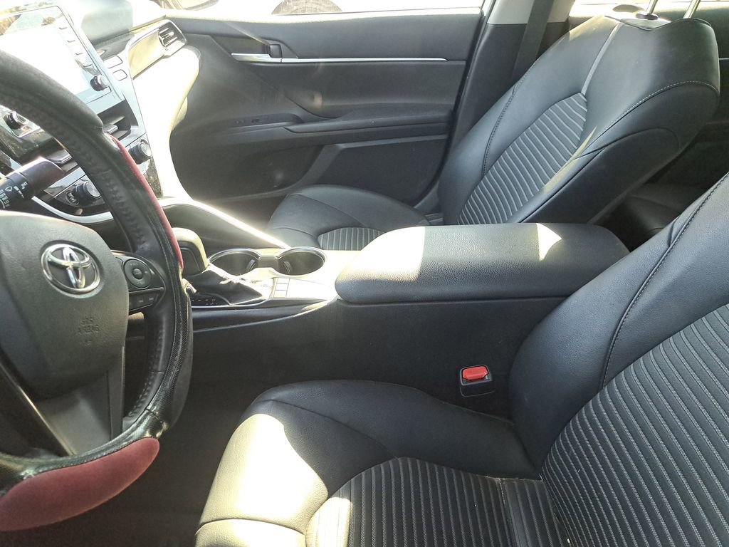Used 2023 Toyota Camry SE image 9