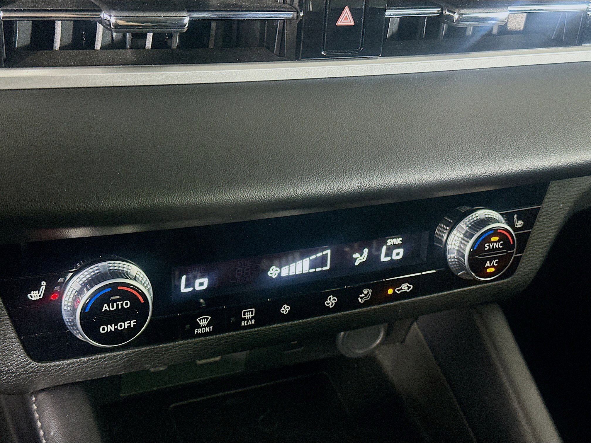 Used 2024 Mitsubishi Outlander SE image 23