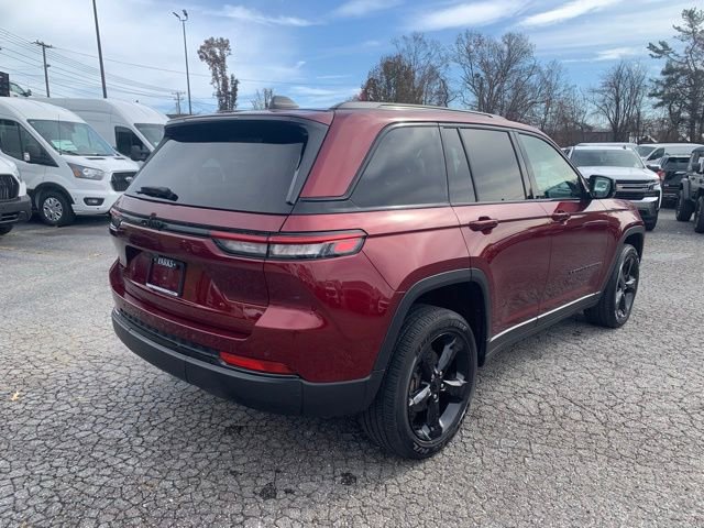 Used 2023 Jeep Grand Cherokee Altitude image 8