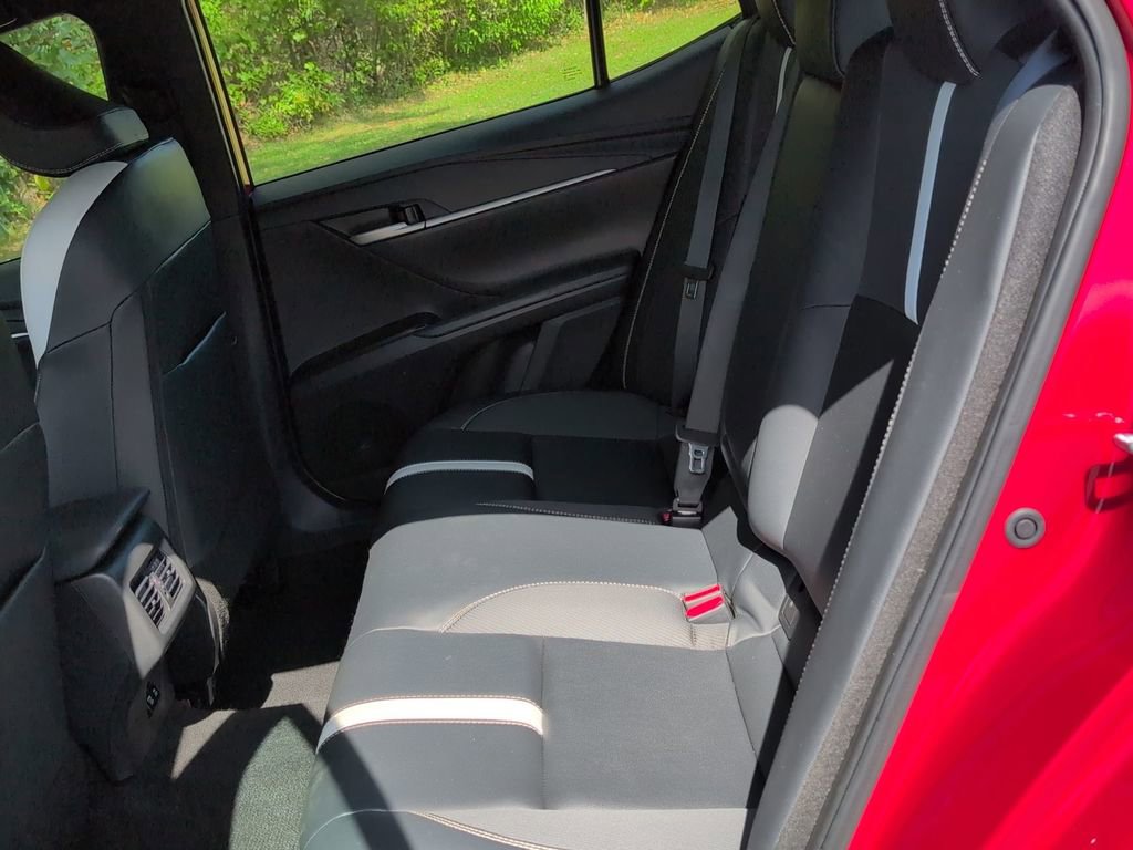 Used 2025 Toyota Camry SE image 27