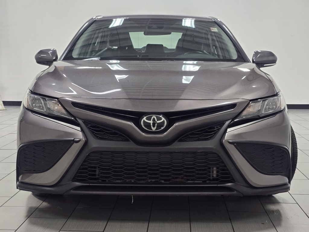 Used 2024 Toyota Camry SE image 9