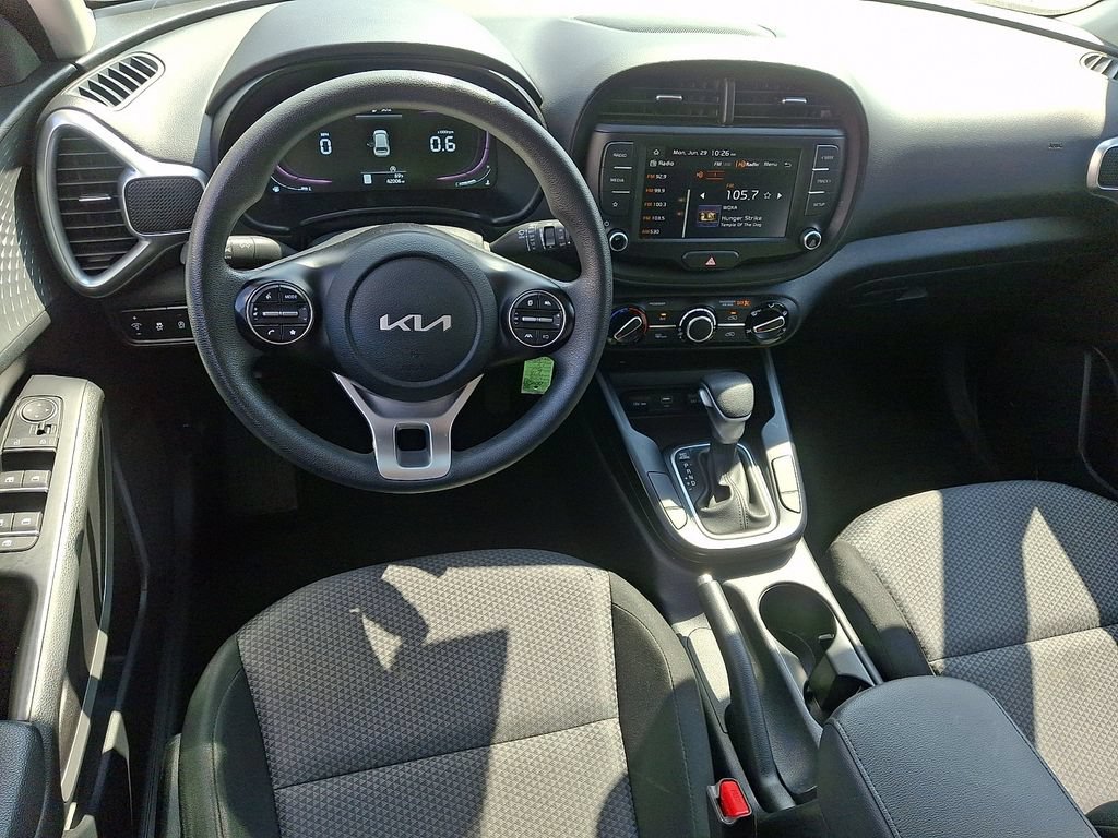 Used 2023 Kia Soul LX w/ Option Group 015 FWD image 2