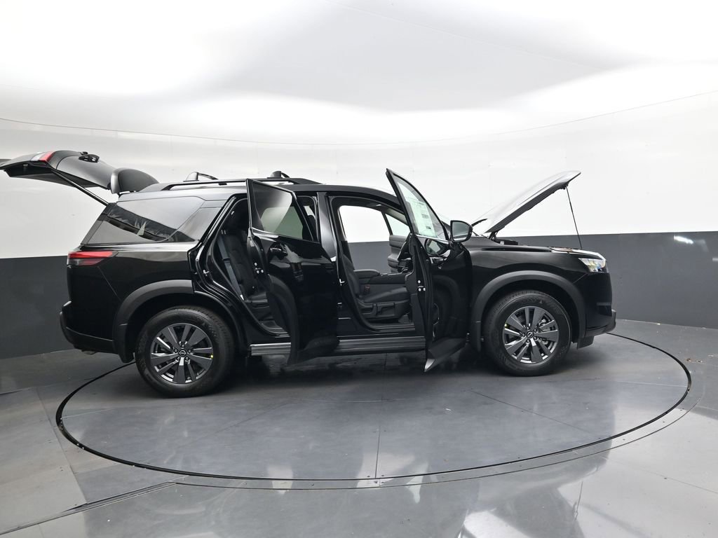 Used 2025 Nissan Pathfinder SV image 36