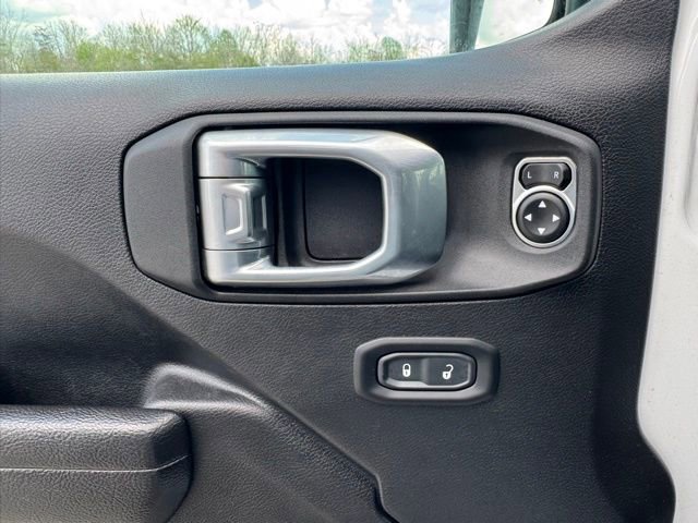 Used 2023 Jeep Wrangler Unlimited w/ Cold Weather Group AWD/4WD image 25