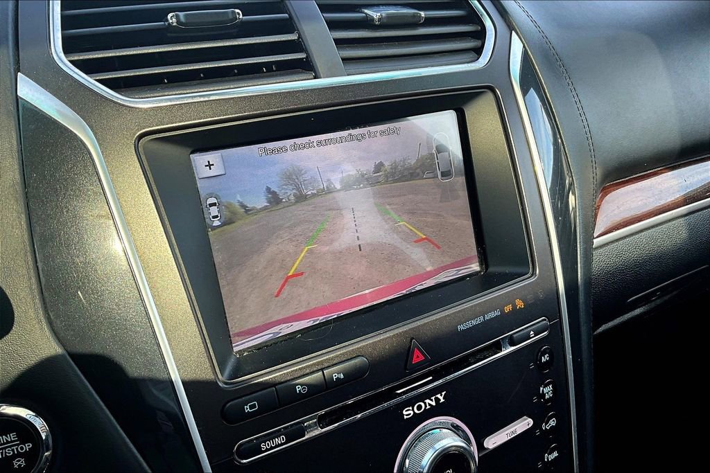 Used 2017 Ford Explorer Platinum AWD/4WD image 29