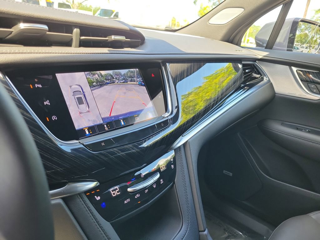 Used 2025 Cadillac XT6 Premium Luxury w/ Technology Package image 35