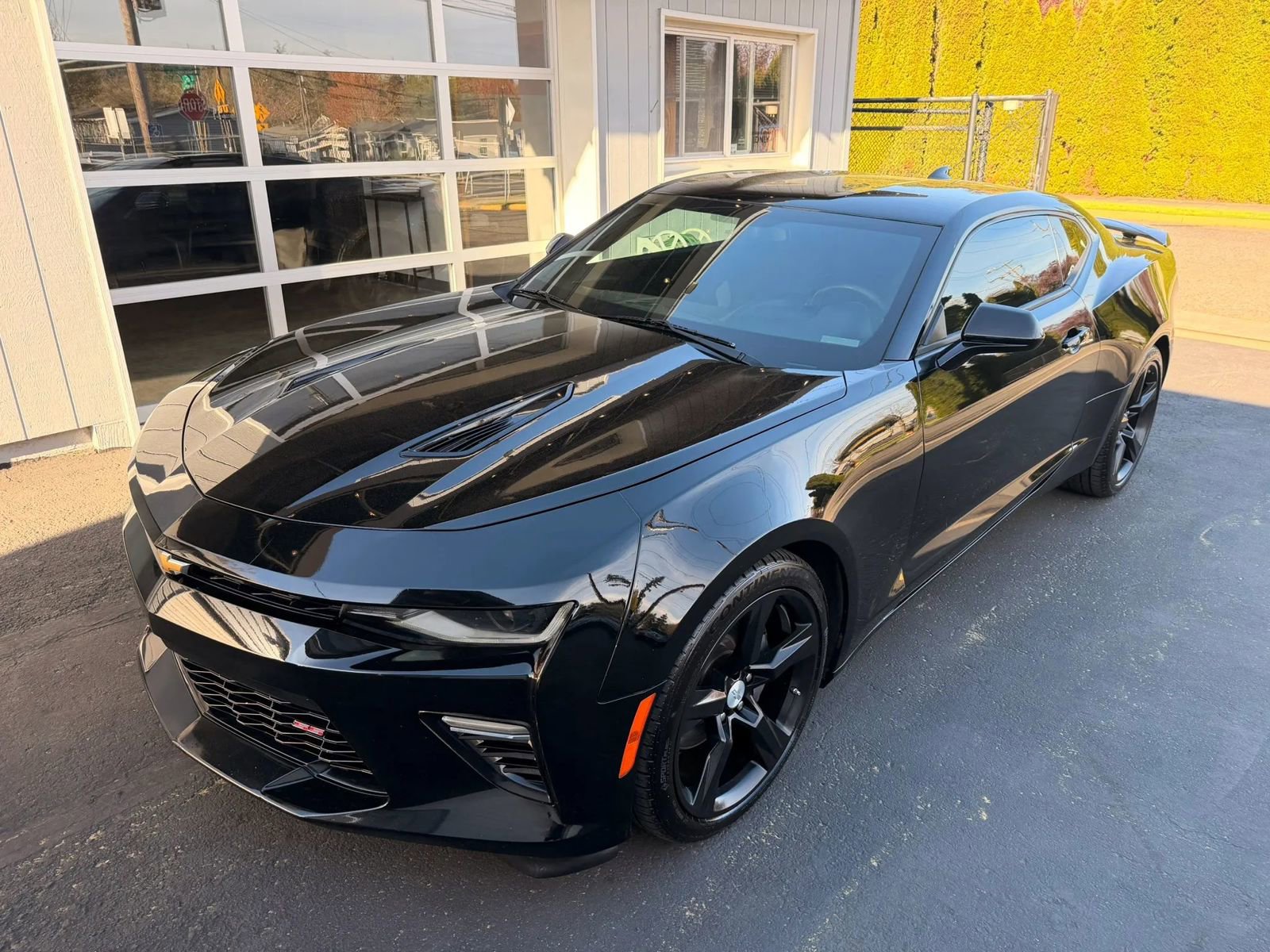 Used 2017 Chevrolet Camaro SS image 4