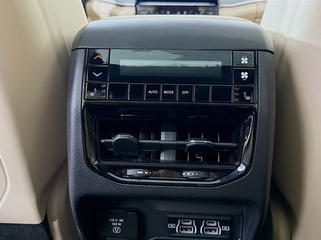 Used 2025 Jeep Grand Cherokee L Limited w/ Luxury Tech Group II RWD image 26