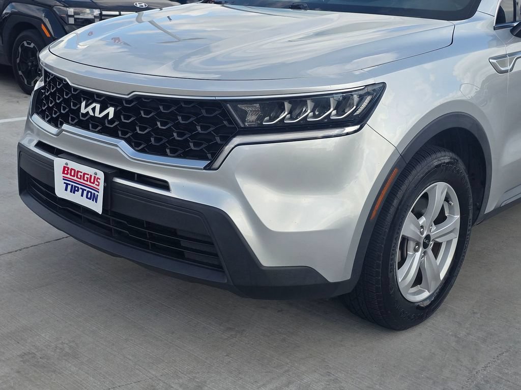 Used 2022 Kia Sorento LX FWD image 8