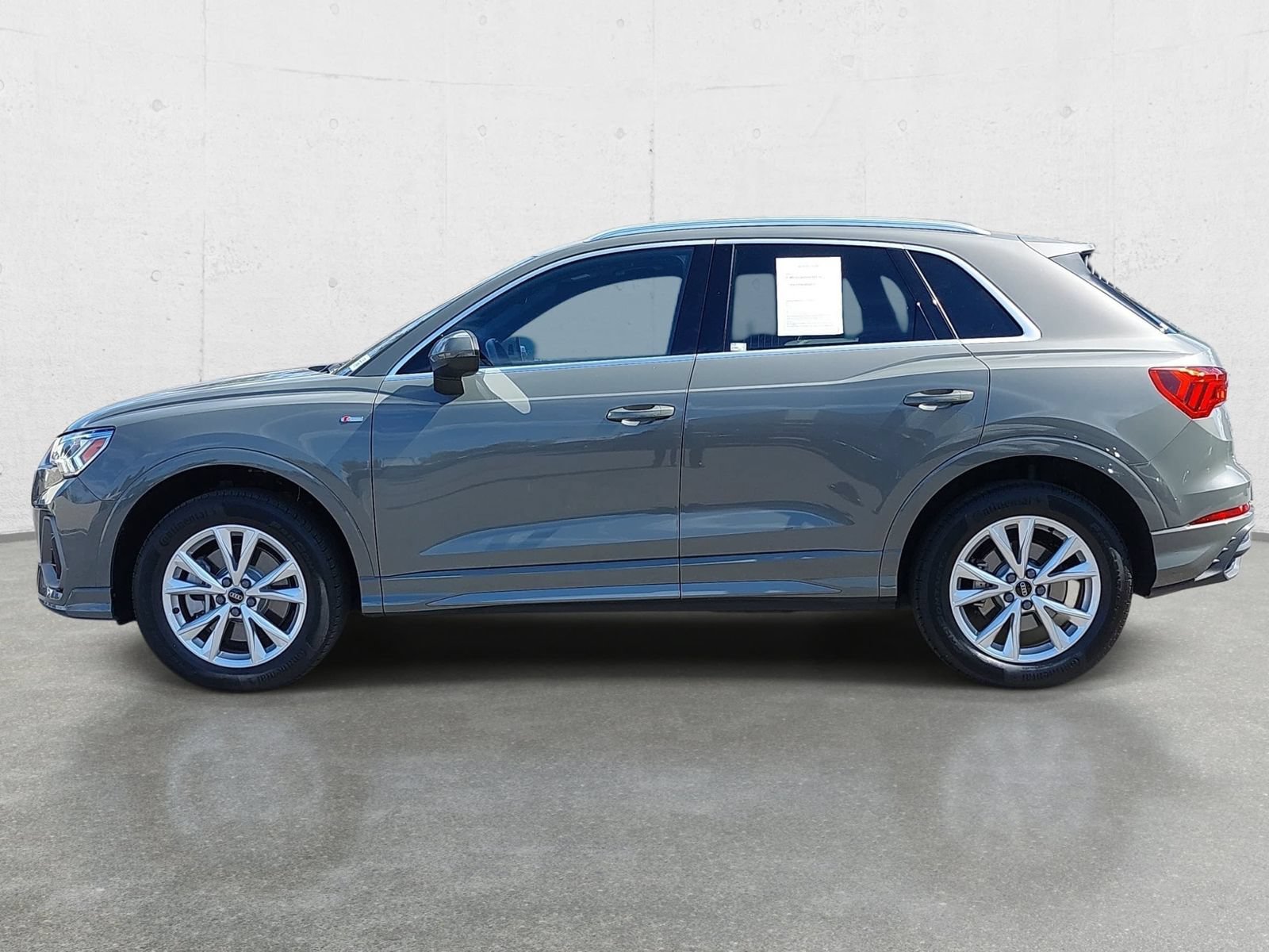 Certified 2025 Audi Q3 2.0T Premium w/ Convenience Package AWD/4WD image 8