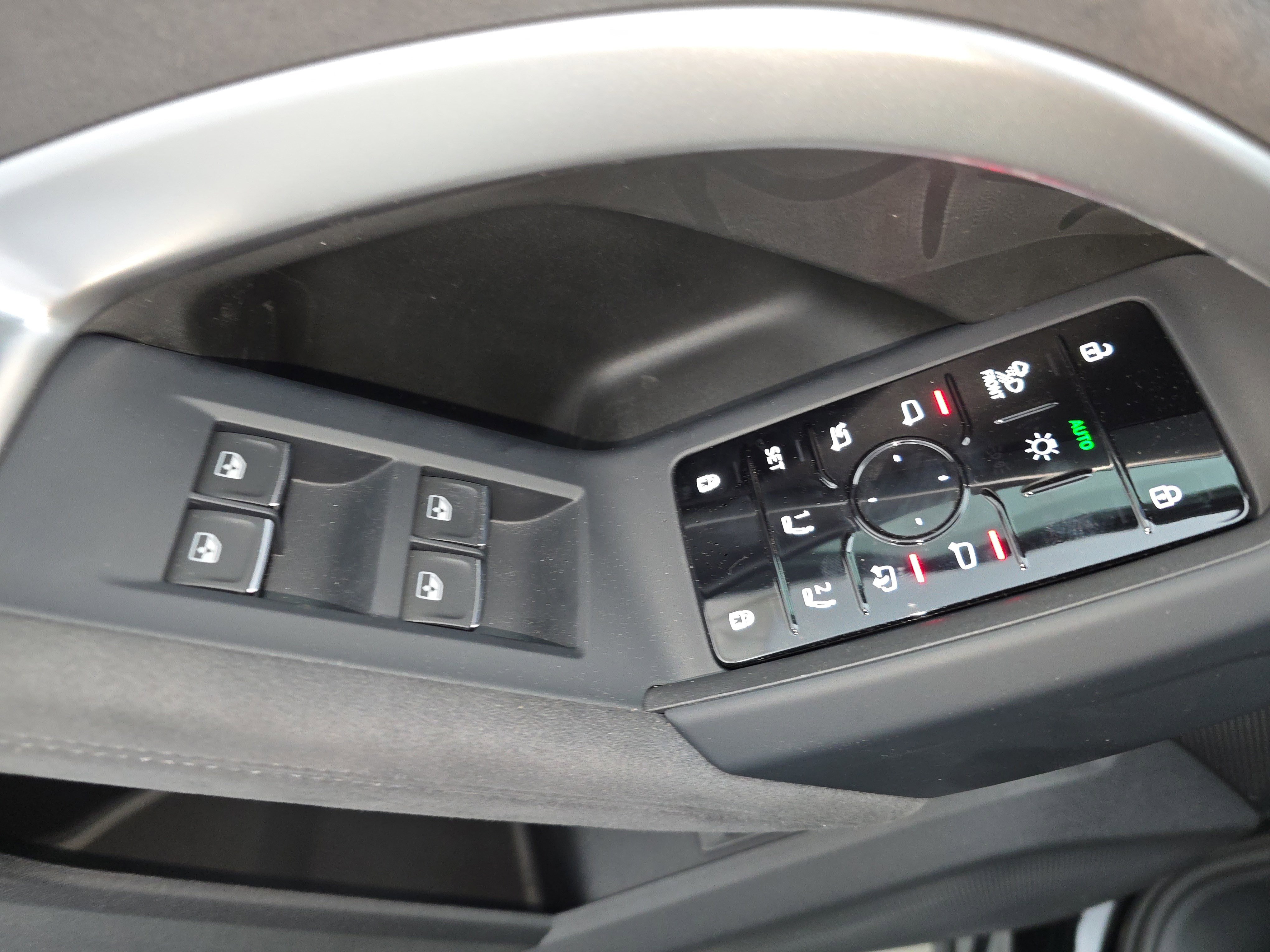 New 2026 Audi SQ5 Premium Plus image 27