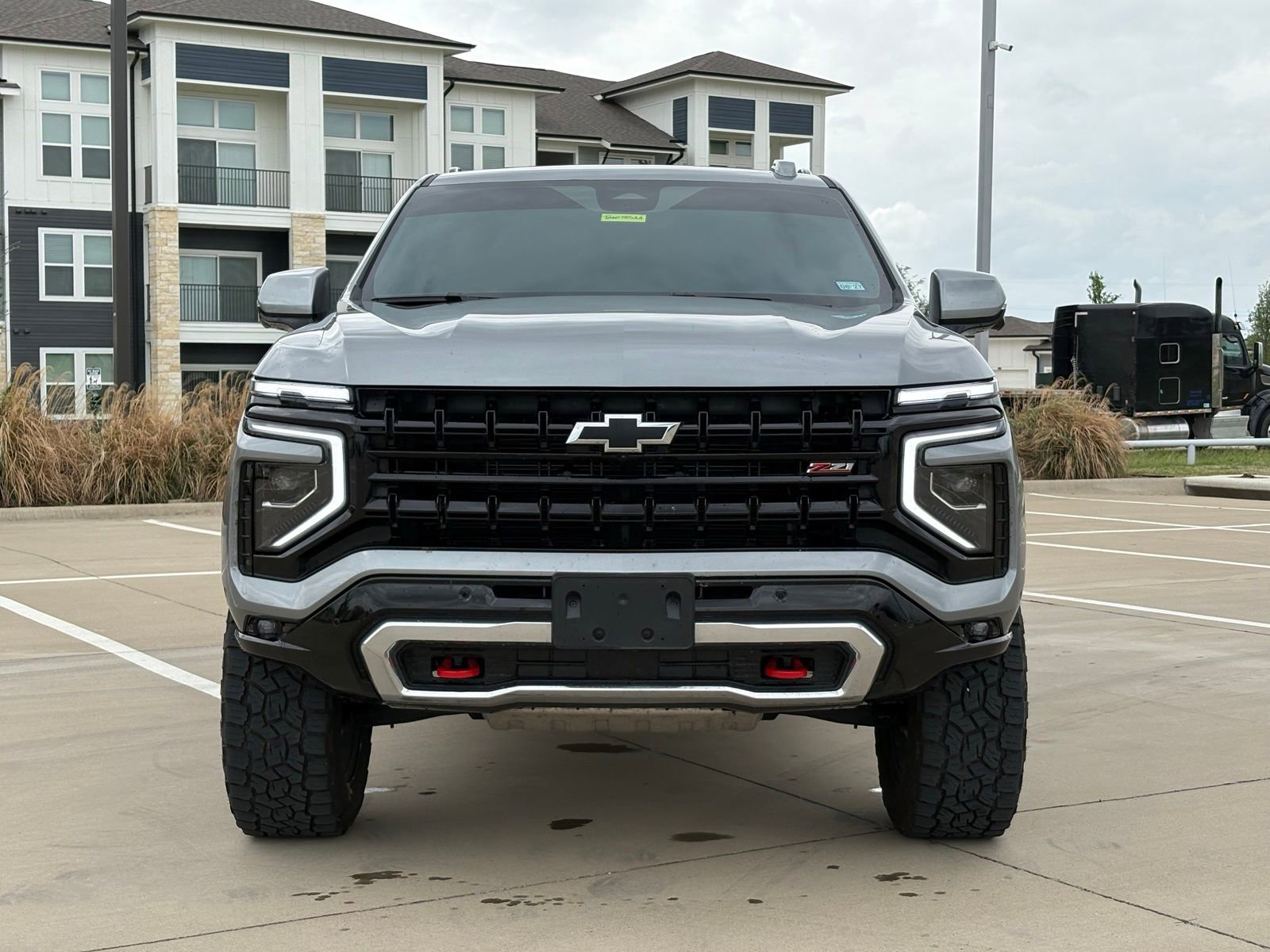 Used 2025 Chevrolet Suburban Z71 w/ Comfort Package image 2