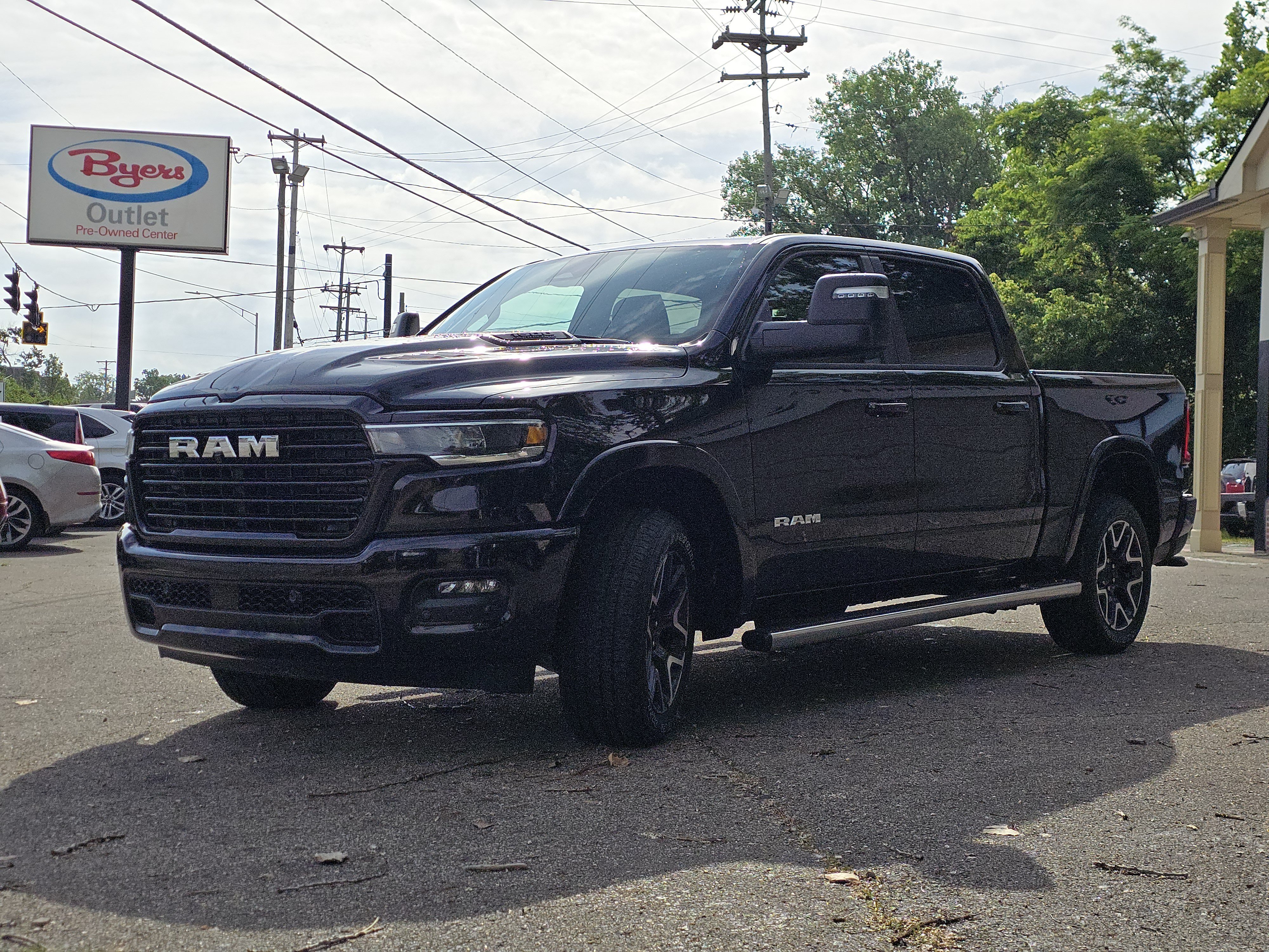 Used 2026 RAM 1500 Laramie w/ Sport Appearance Package AWD/4WD image 3