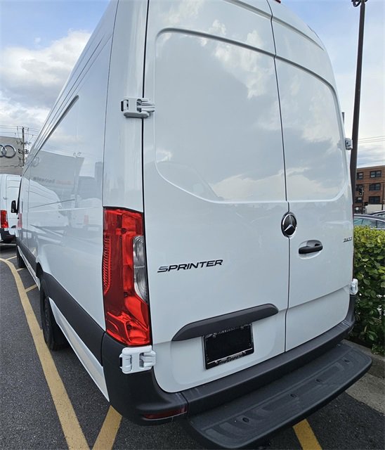 New 2025 Mercedes-Benz Sprinter 2500 image 2