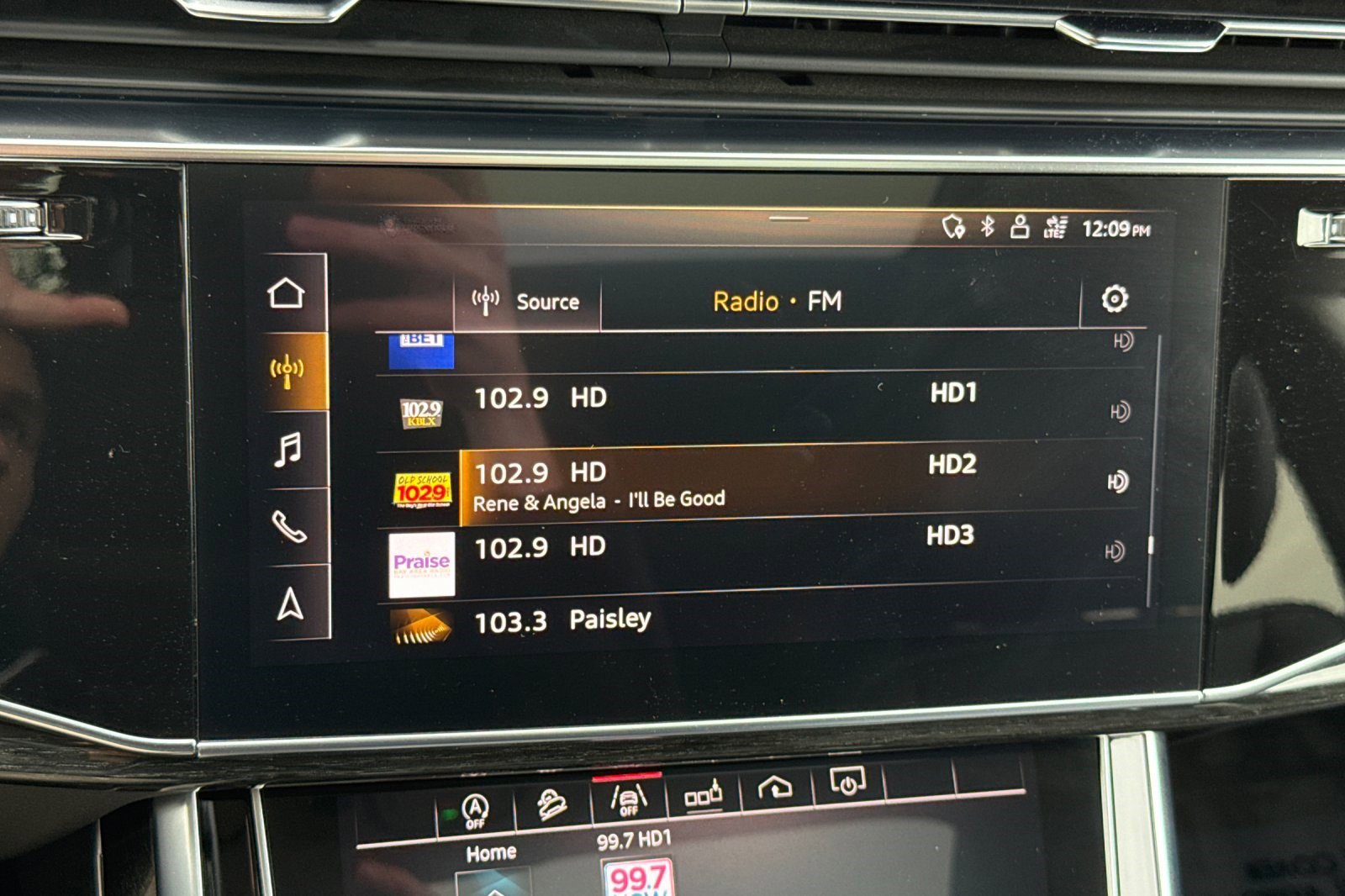 Used 2019 Audi Q8 Premium Plus w/ Premium Plus image 23