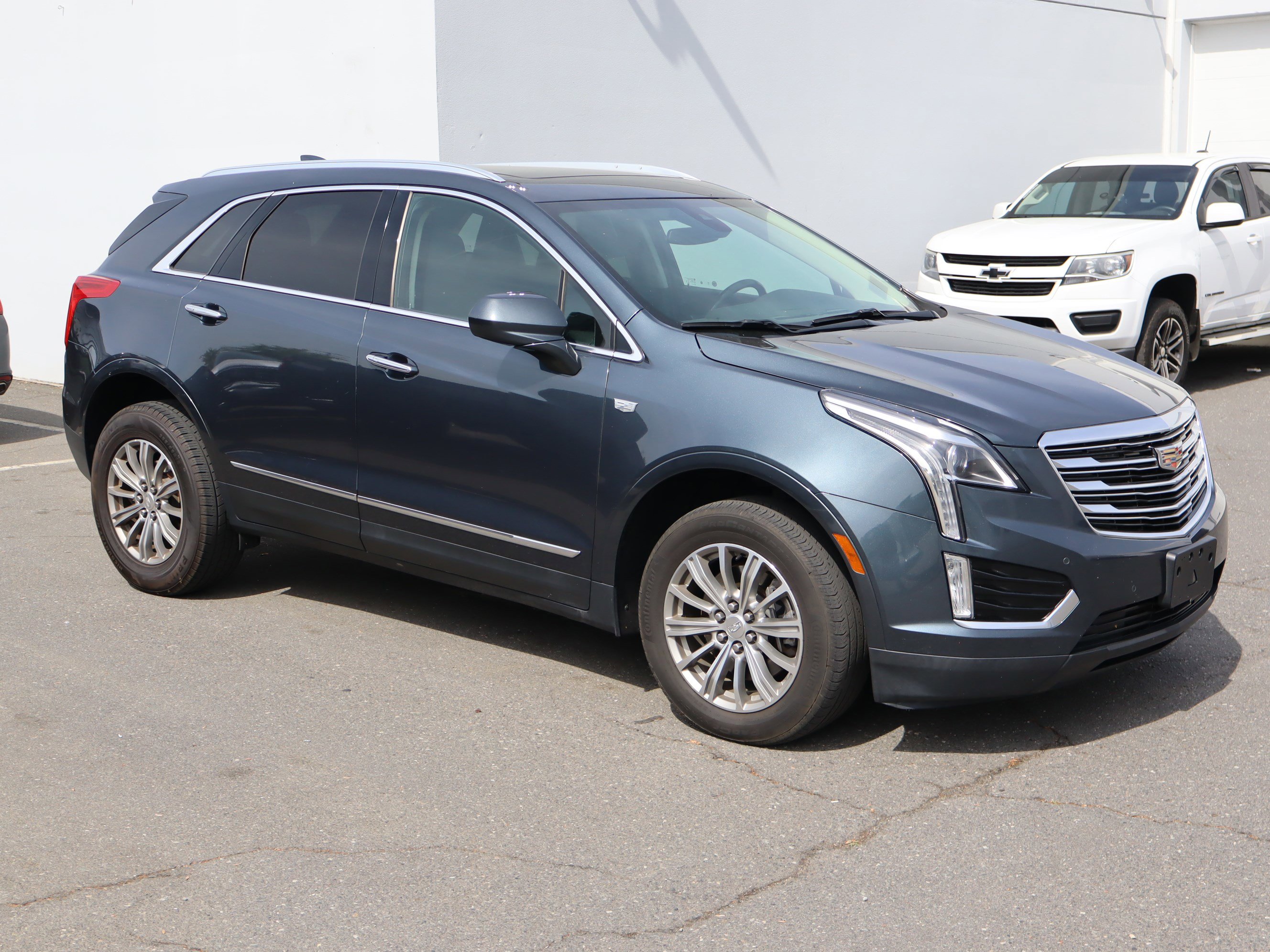 Used 2019 Cadillac XT5 Luxury image 2