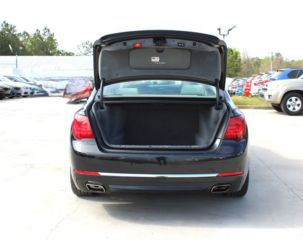 Used 2014 BMW 740Li image 41