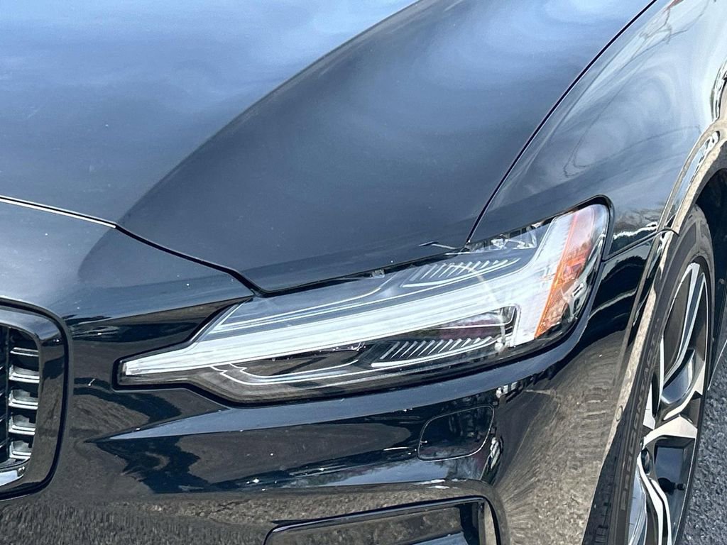 Certified 2023 Volvo S60 B5 Plus w/ Climate Package image 9