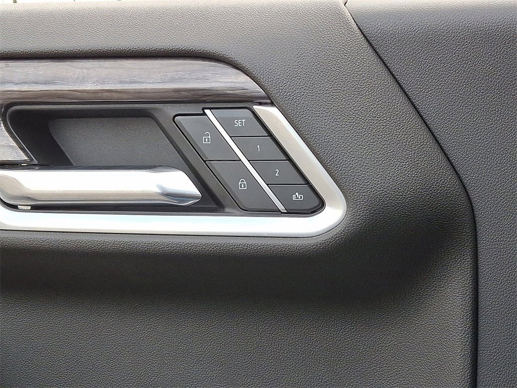 Used 2022 Chevrolet Silverado 1500 LTZ w/ LTZ Premium Package image 26