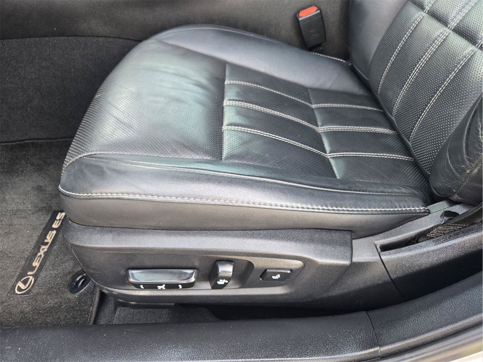 Used 2018 Lexus ES 350 w/ Luxury Package w/Wood Trim FWD image 21