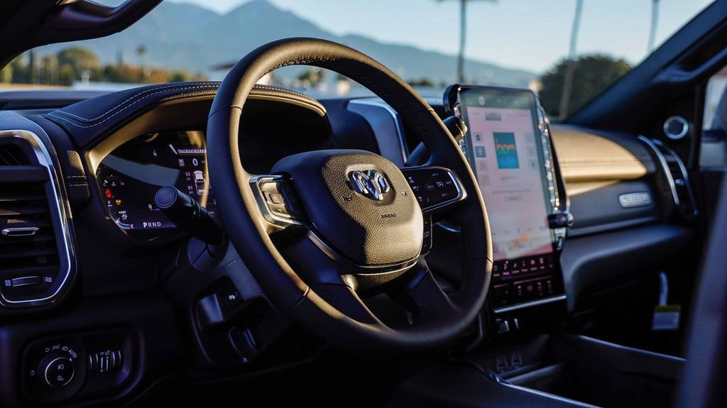 New 2026 RAM 2500 Laramie AWD/4WD image 24