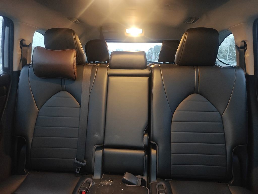 Used 2023 Toyota Highlander XLE image 10