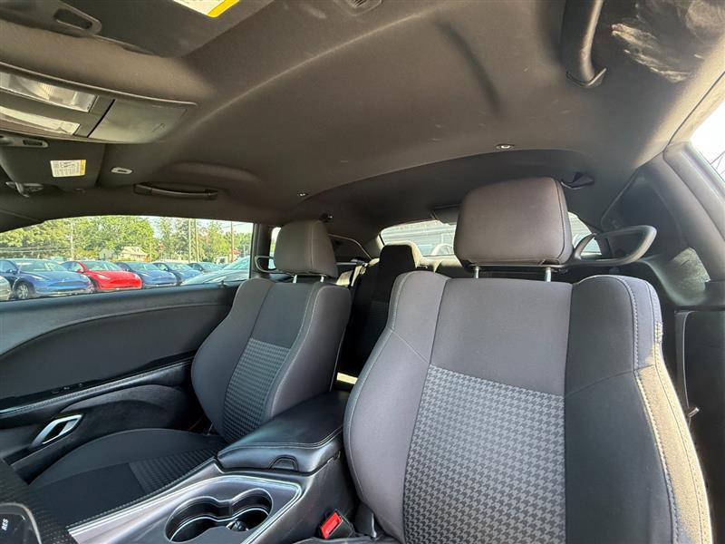 Used 2017 Dodge Challenger R/T RWD image 9