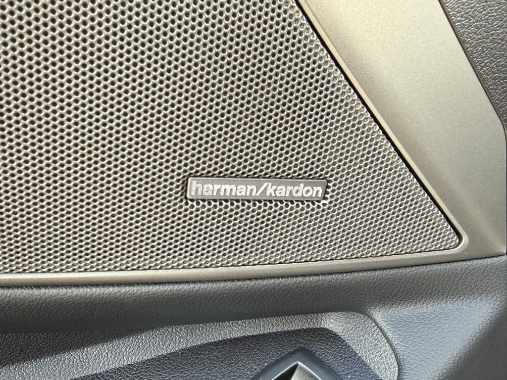 Used 2023 BMW 330i xDrive Sedan w/ M Sport Package image 10