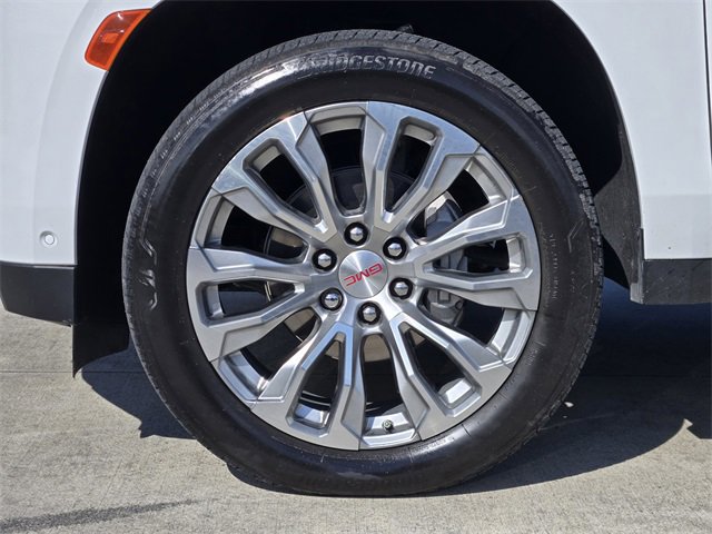 Used 2024 GMC Yukon XL Denali w/ Advanced Technology Package image 10