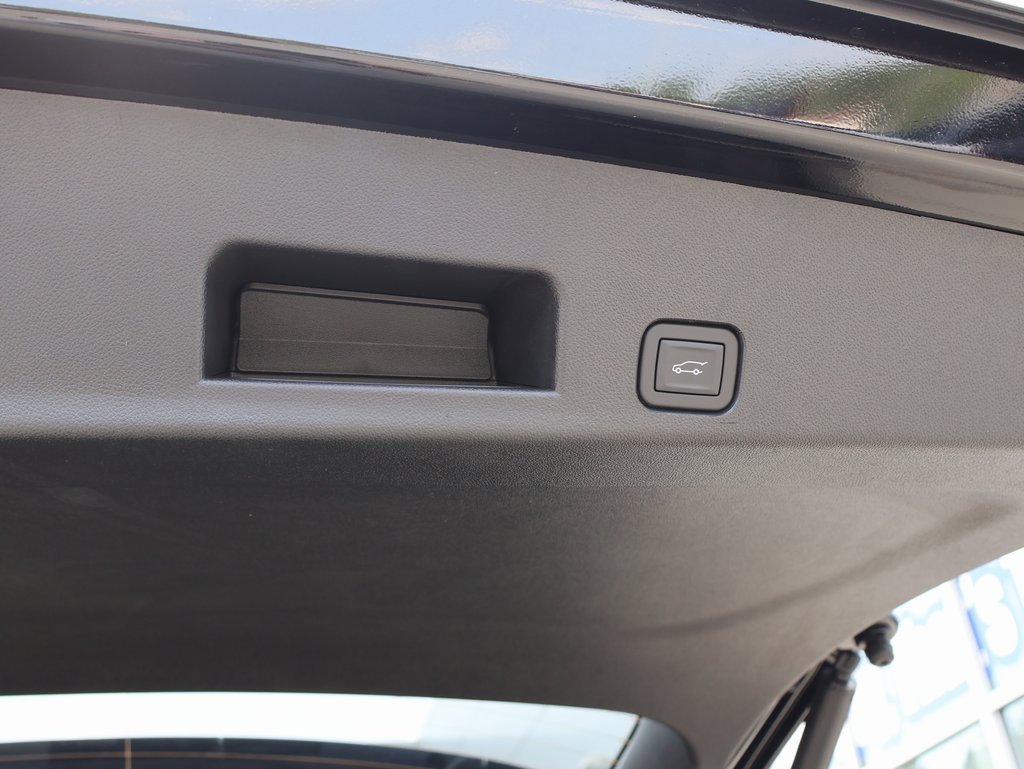 New 2025 Chevrolet Traverse LT w/ Driver Confidence Package image 31