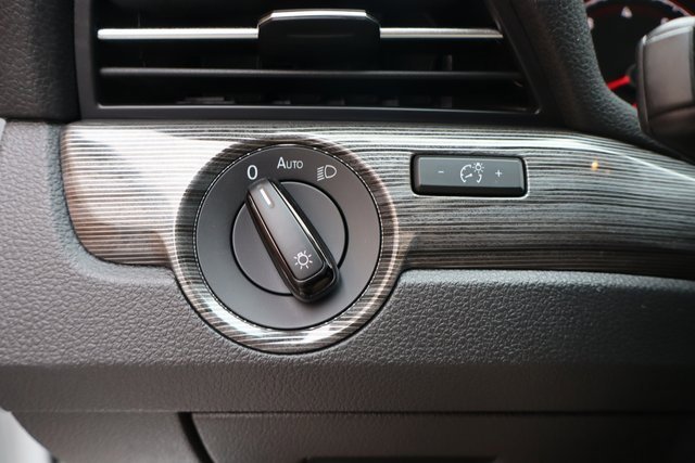 Used 2021 Volkswagen Passat 2.0T R-Line image 12