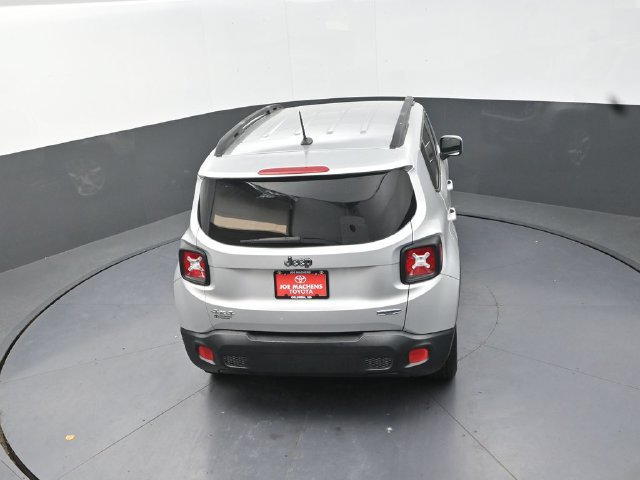 Used 2017 Jeep Renegade Latitude w/ Cold Weather Group AWD/4WD image 28