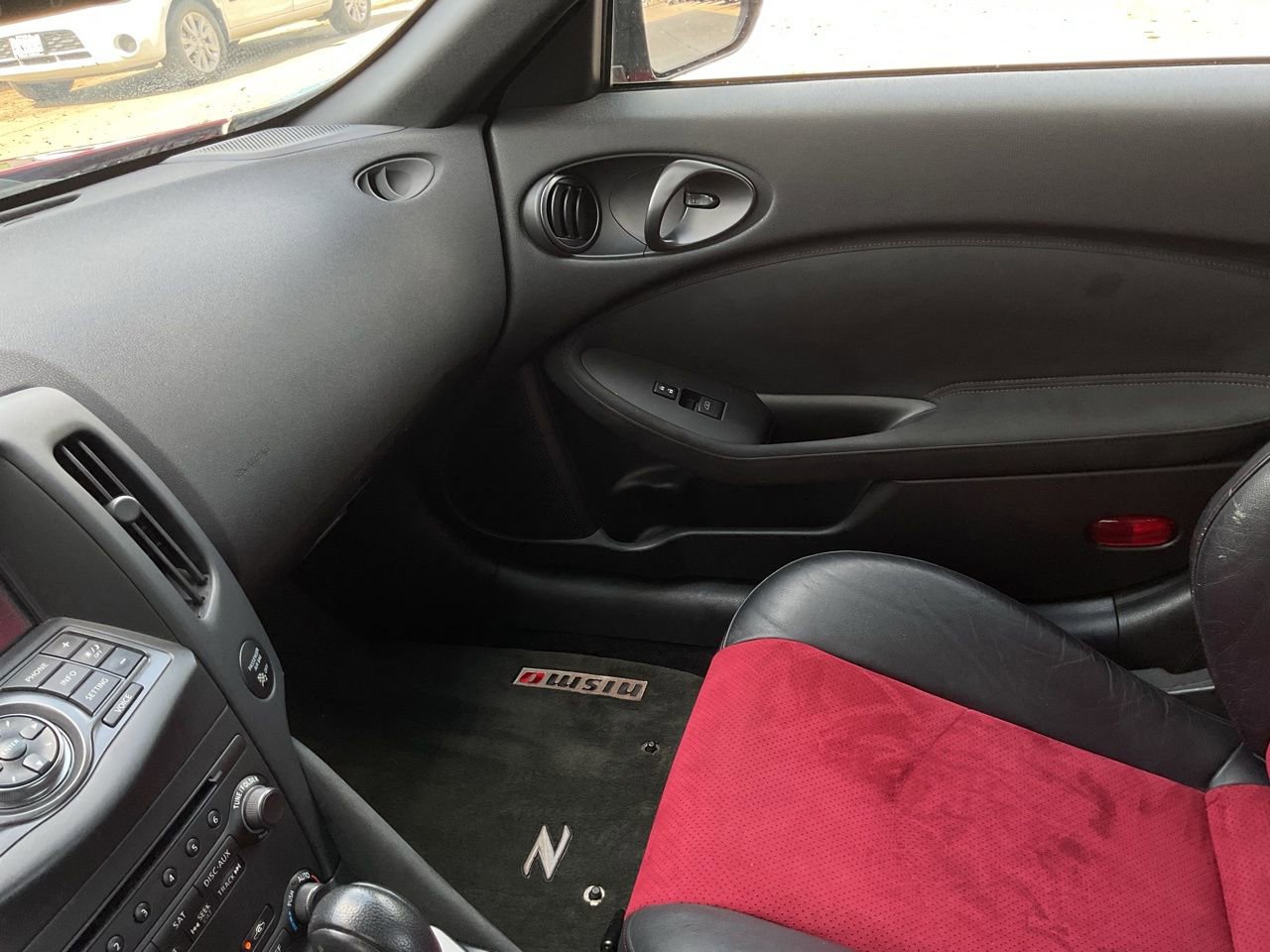 Used 2016 Nissan 370Z NISMO image 37