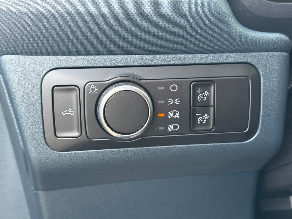 New 2025 Ford Maverick XL w/ Equipment Group 102A image 22