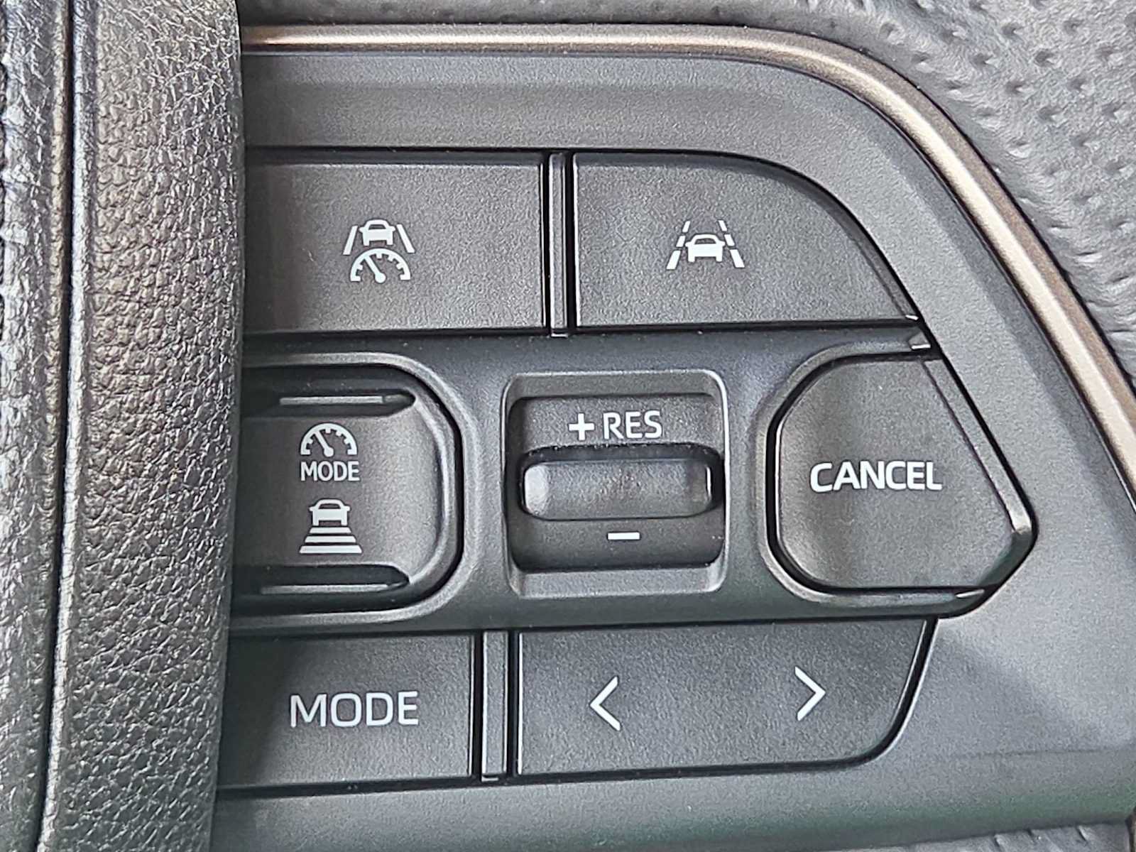Used 2025 Toyota 4Runner SR5 AWD/4WD image 22