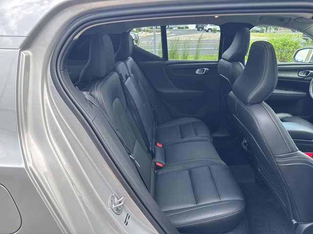 Certified 2025 Volvo XC40 B5 Plus AWD/4WD image 12
