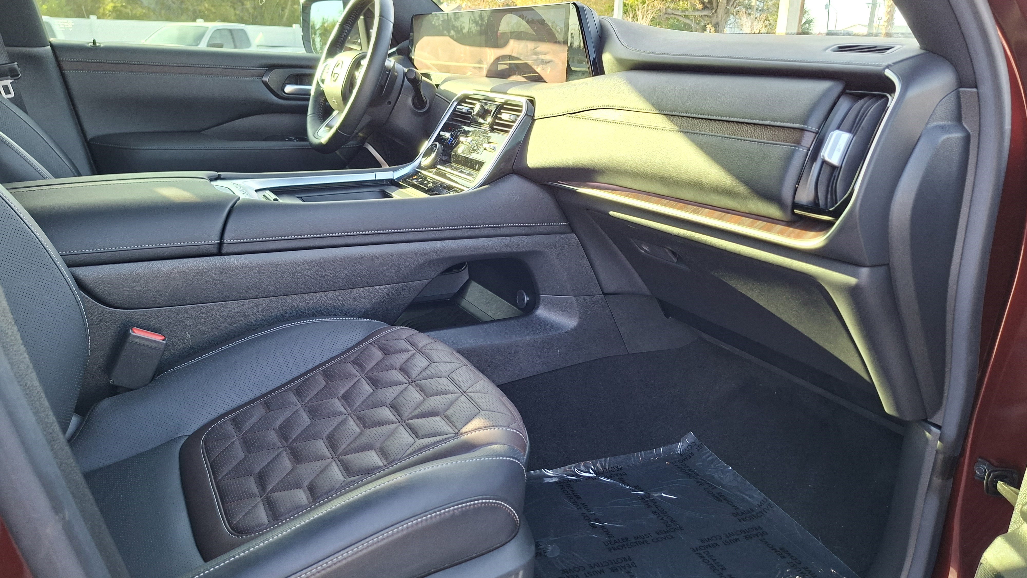 Certified 2025 Nissan Armada Platinum image 24