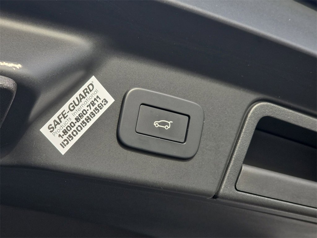 Used 2023 Land Rover Range Rover Velar HST image 16