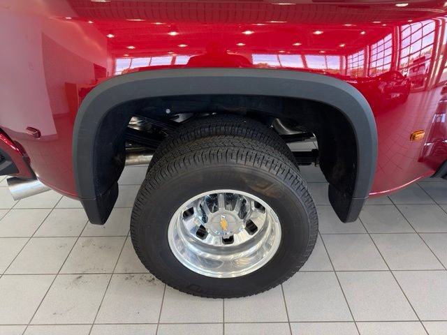 Used 2024 Chevrolet Silverado 3500 High Country w/ Technology Package AWD/4WD image 44