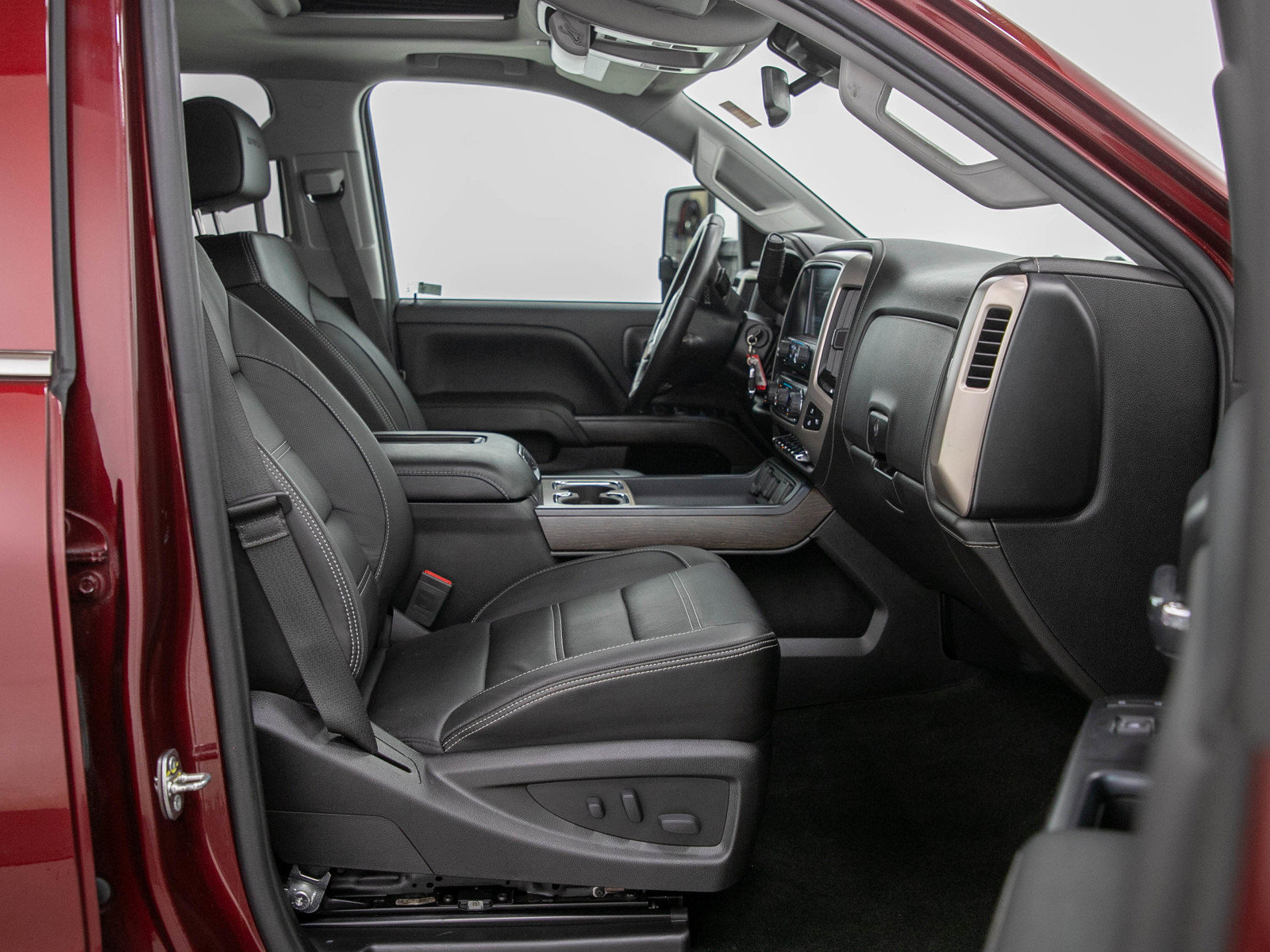 Used 2017 GMC Sierra 3500 Denali w/ Duramax Plus Package AWD/4WD image 11