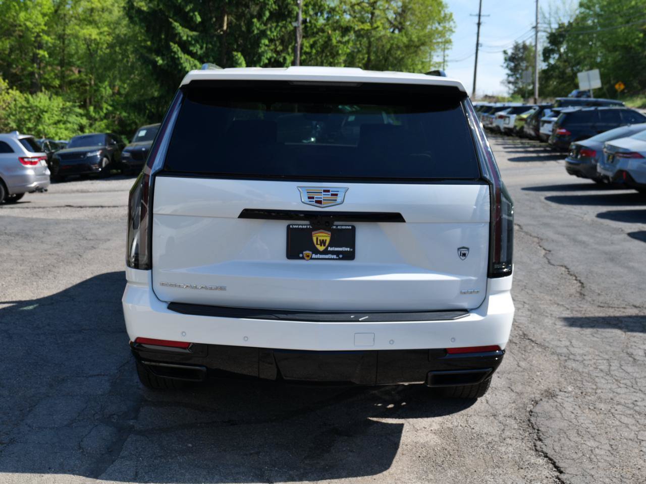 Used 2025 Cadillac Escalade Sport Platinum w/ LPO, Floor Liner Package AWD/4WD image 6