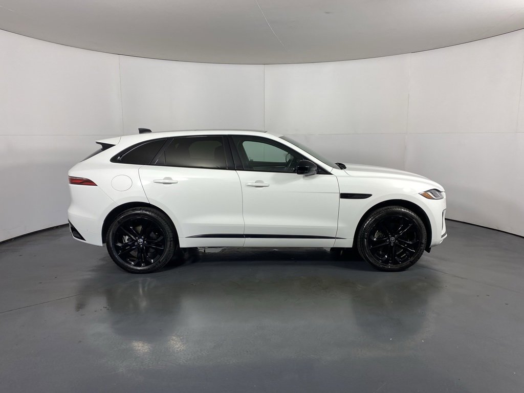 Used 2025 Jaguar F-PACE R-Dynamic S image 4
