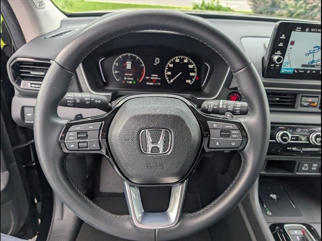 Used 2025 Honda Pilot Touring image 8