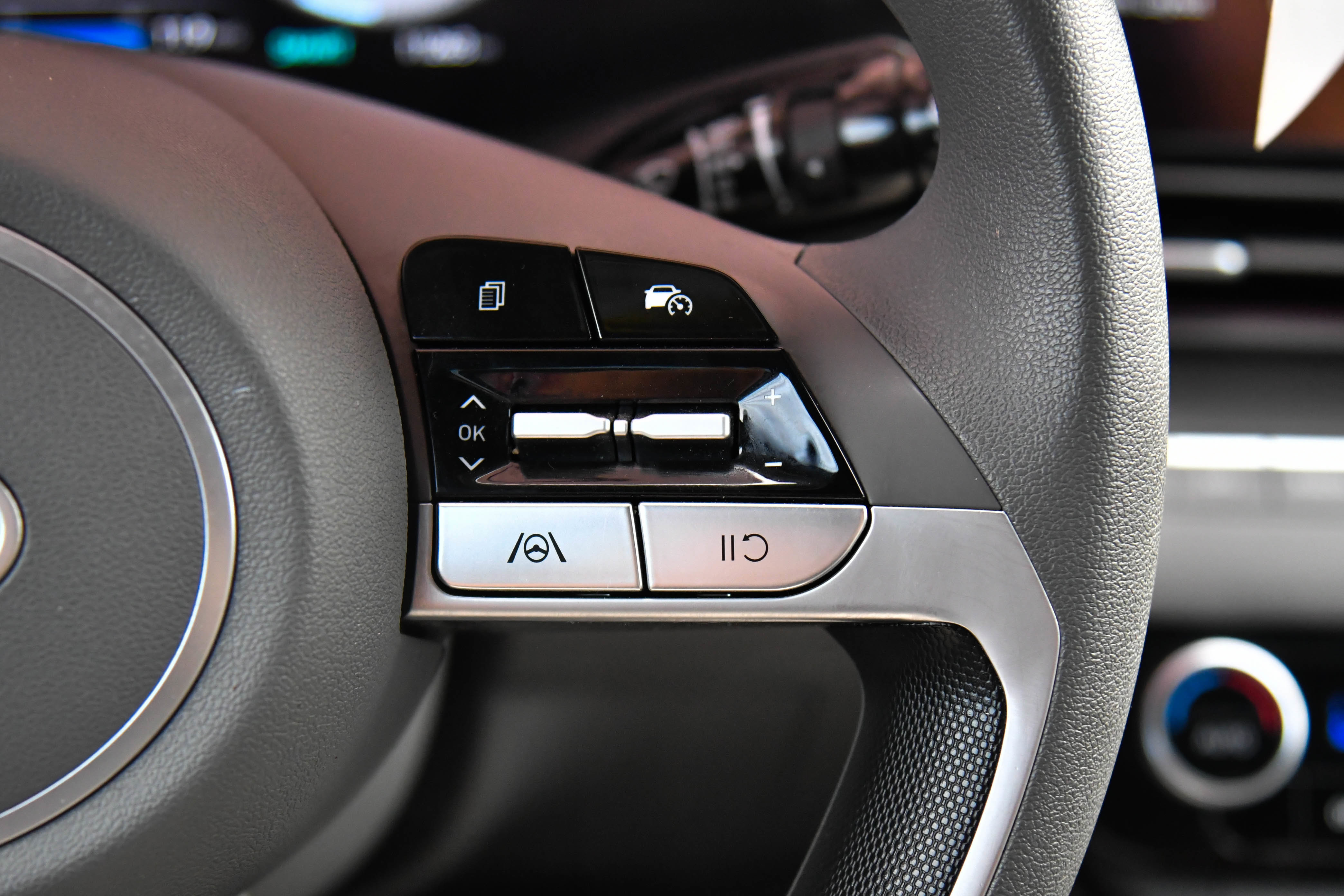 Used 2024 Hyundai Elantra SEL image 29