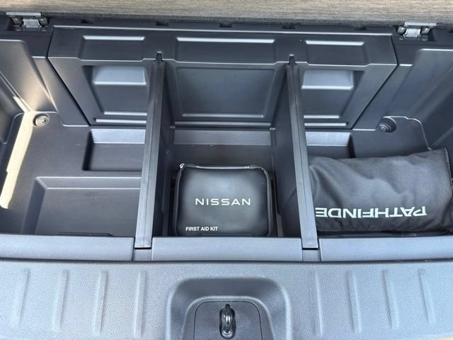 Used 2024 Nissan Pathfinder Platinum w/ Cargo Package AWD/4WD image 13