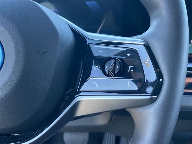 Certified 2025 BMW i5 eDrive40i w/ Premium Package image 24