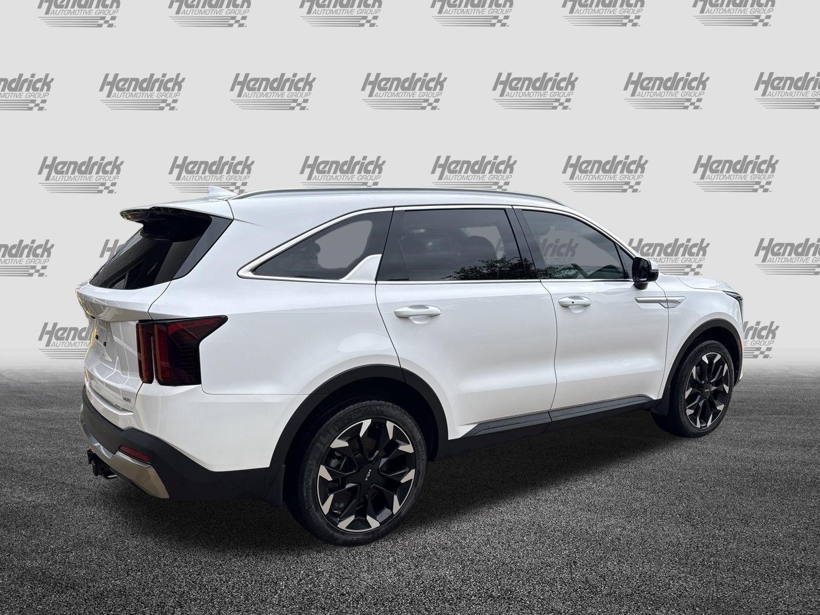 Used 2025 Kia Sorento EX AWD/4WD image 10
