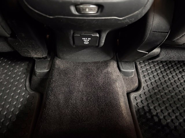Used 2016 Jeep Cherokee Latitude w/ Cold Weather Group AWD/4WD image 28
