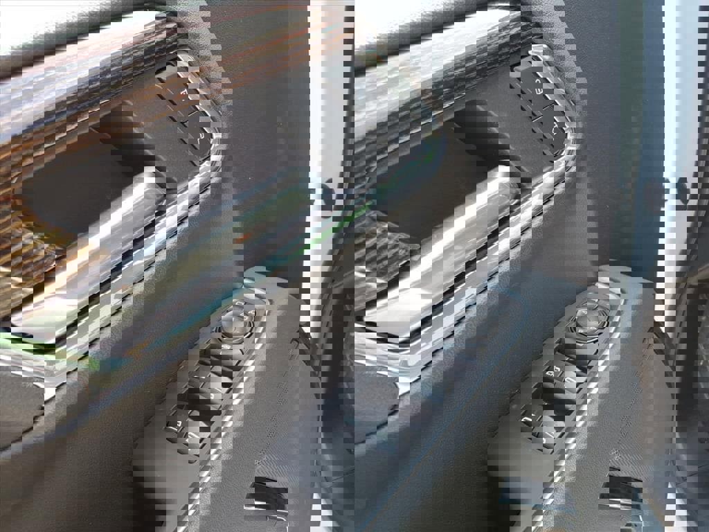 New 2026 GMC Sierra 1500 Elevation image 16