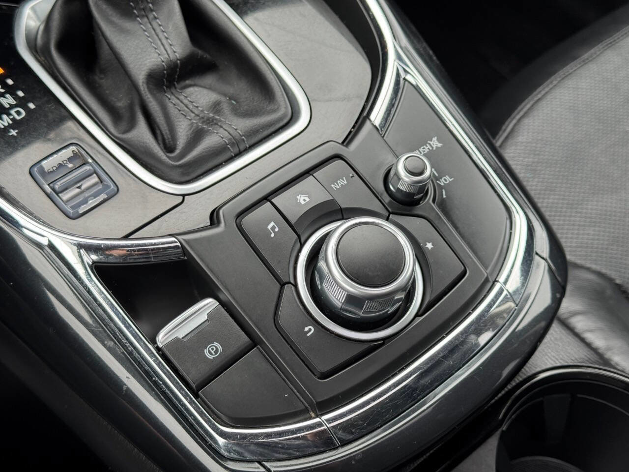 Used 2018 MAZDA CX-9 Touring w/ Touring Premium Package image 31